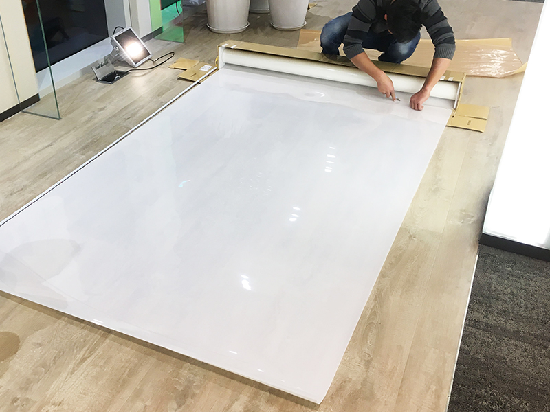 Стеклянная настенная проекция-поставляемая-в-кавестро-Шанхай-Офис2